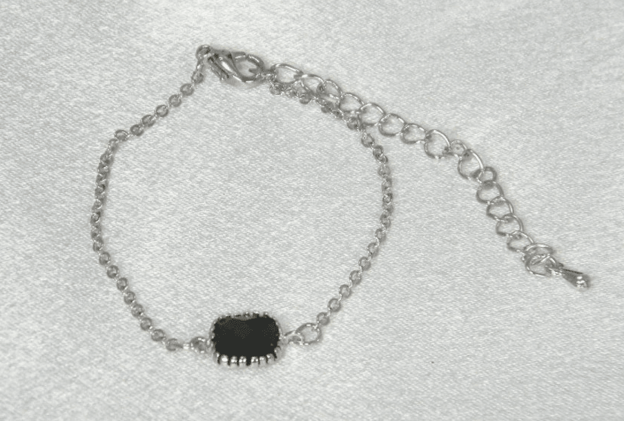 Dainty Black Glass Bracelet - Victoria's Treasure Chests