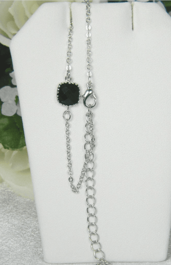 Dainty Black Glass Bracelet - Victoria's Treasure Chests