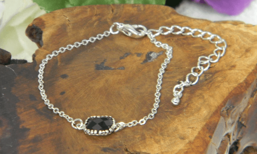 Dainty Black Glass Bracelet - Victoria's Treasure Chests