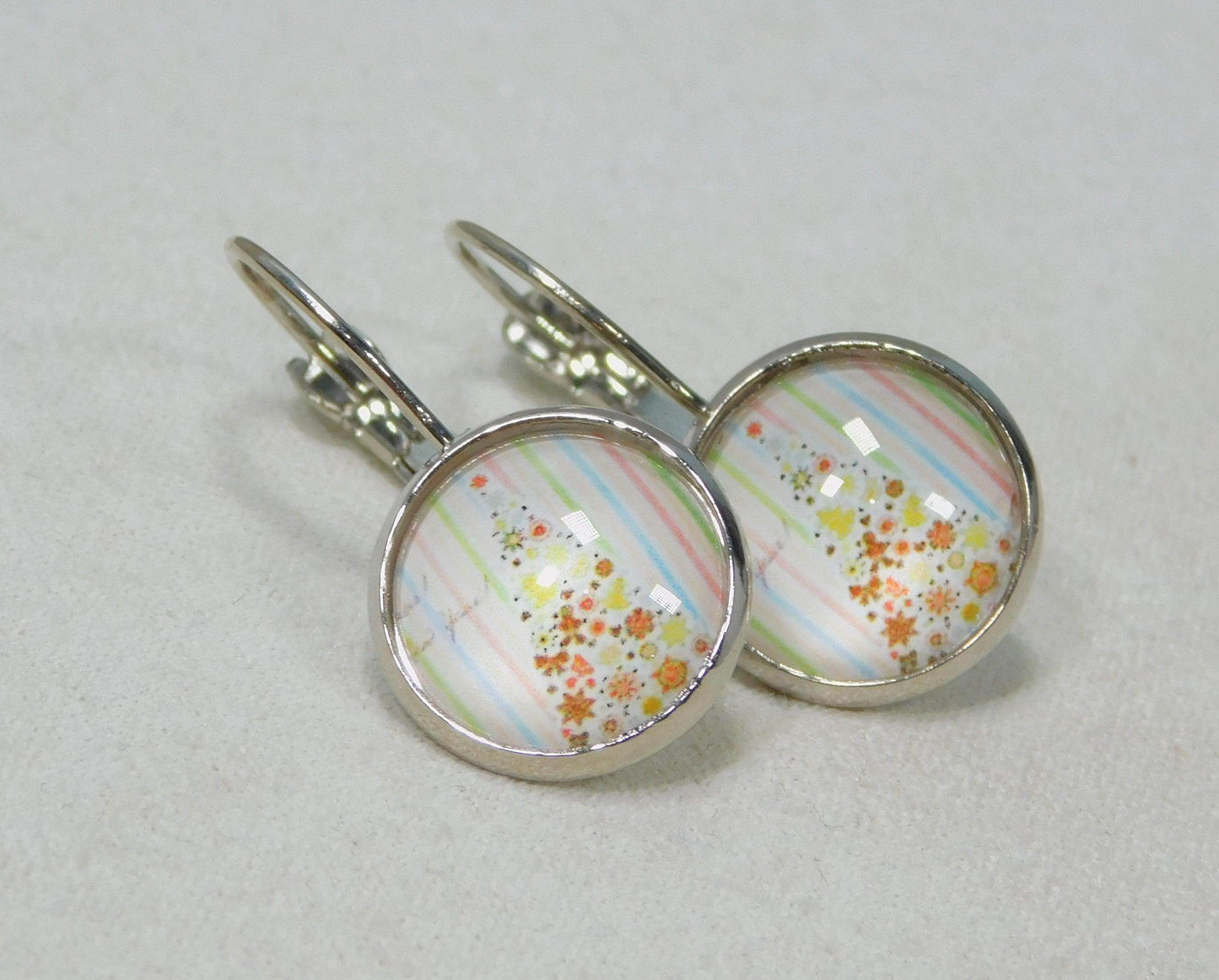 Christmas Lever Back Earrings - Victoria's Treasure Chests