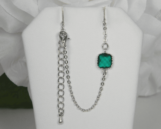 Dainty Emerald Glass Bracelet - Victoria's Treasure Chests