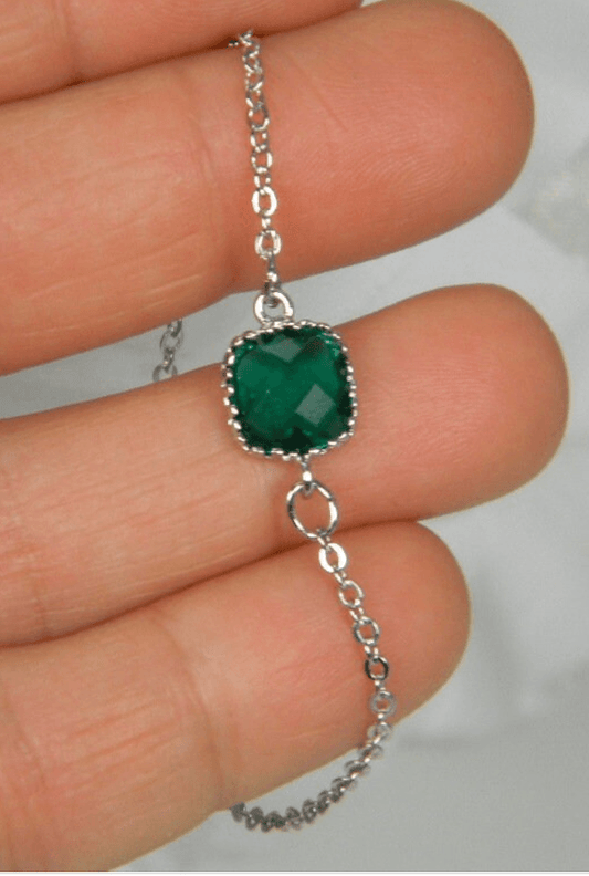 Dainty Emerald Glass Bracelet - Victoria's Treasure Chests