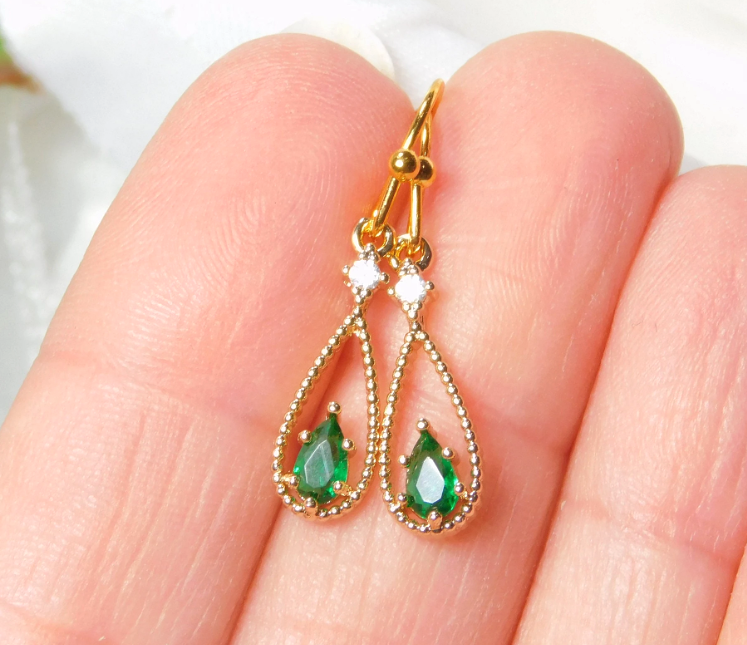 Teardrop earrings