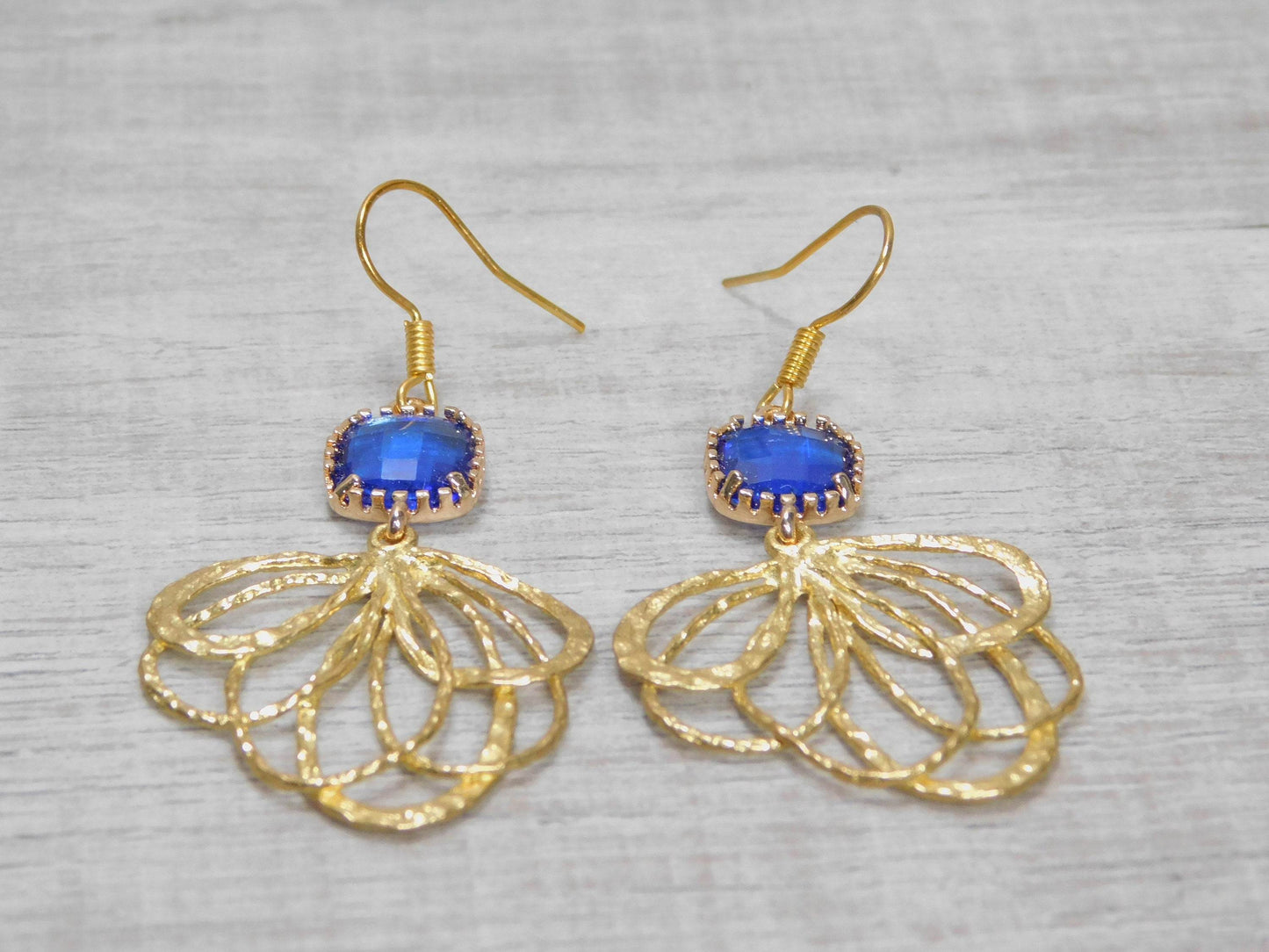 Peacock Feather Earrings - Victoria's Treasure Chests