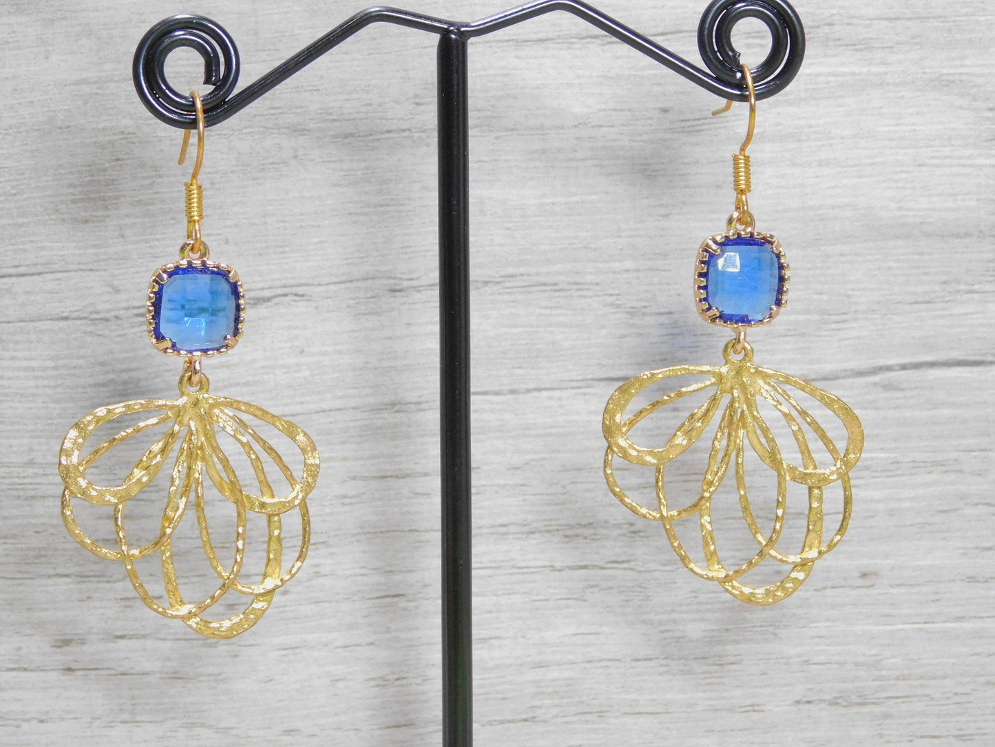 Peacock Feather Earrings - Victoria's Treasure Chests
