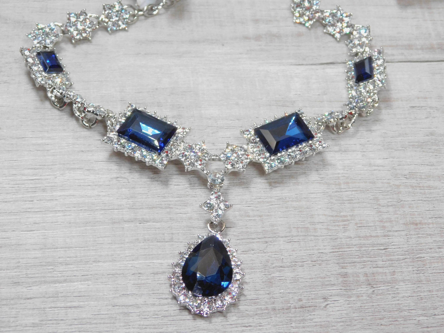Sapphire Blue Necklace Set - Victoria's Treasure Chests