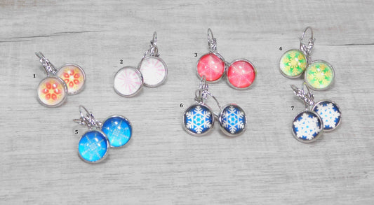 Glass Snowflake Dangle earrings - Victoria's Treasure Chests