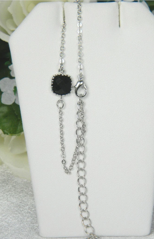 Dainty Black Glass Bracelet