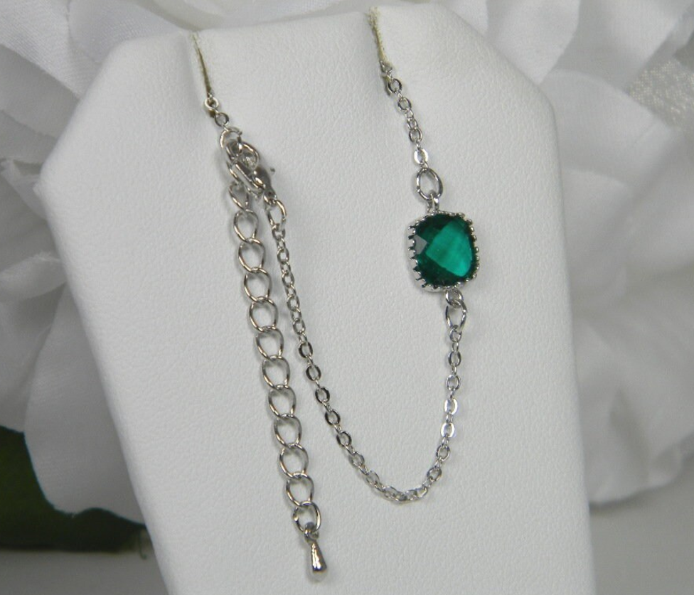 Dainty Emerald Glass Bracelet