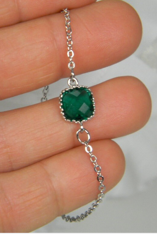 Dainty Emerald Glass Bracelet