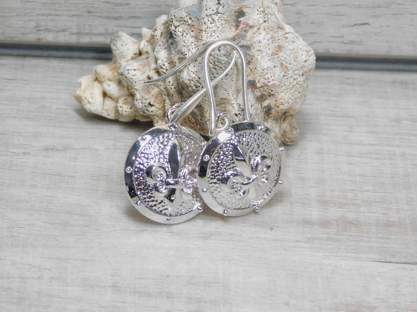 cute fleur-de-lis round earrings