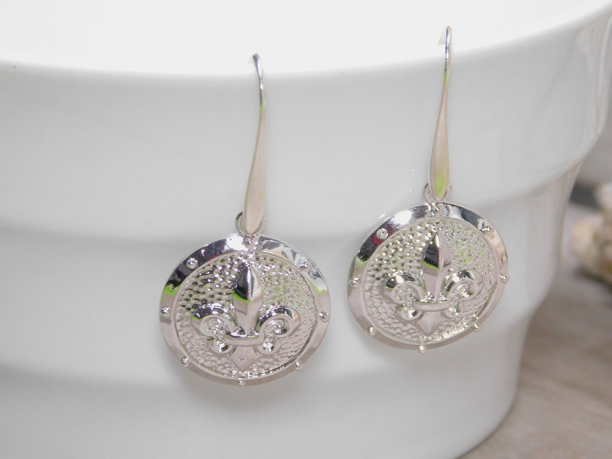 cute fleur-de-lis round earrings