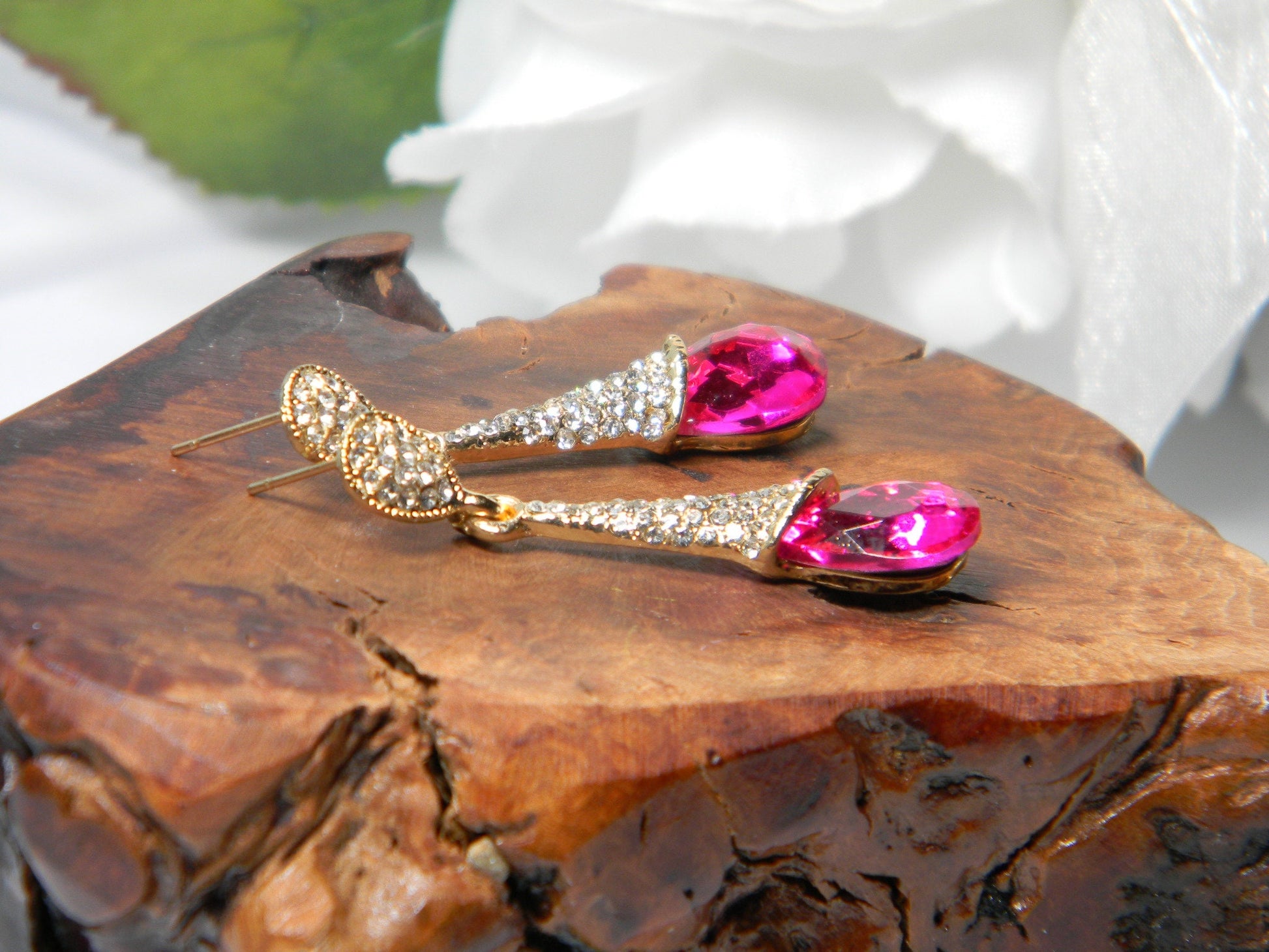 Pink Rhinestone Drop Dangle Earrings, Bridesmaid Gift, 18K Gold Fusca Wedding, Gold Bridesmaid Jewelry, Wedding Jewelry