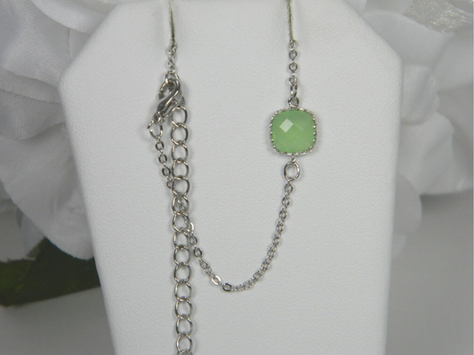 Dainty Peridot Green Glass Bracelet